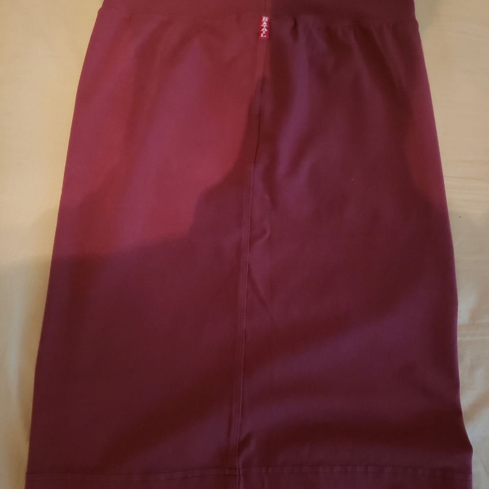 NWT Hard Tail pencil skirt size small in maroon